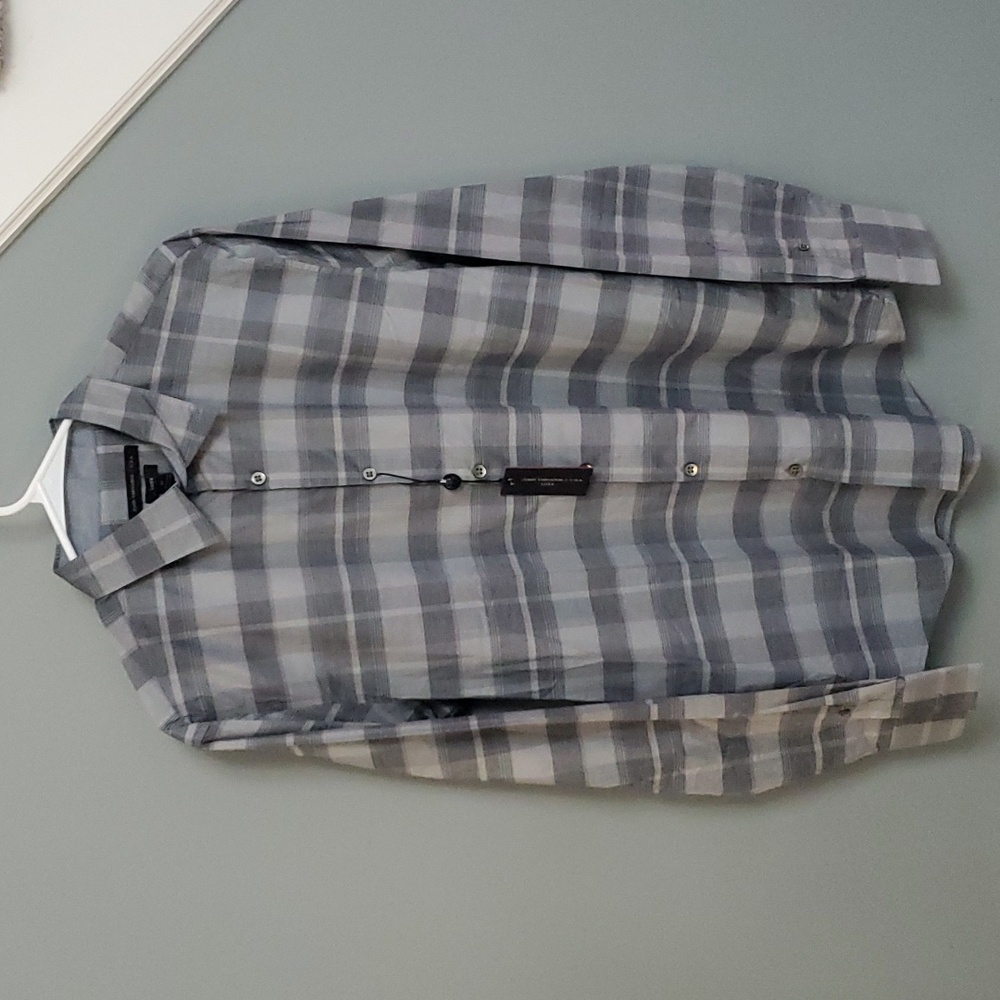 Mens JOHN VARVATOS casual dress up shirt (sz M)